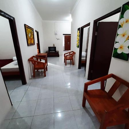 999 Khs Homestay Гилиманук Экстерьер фото