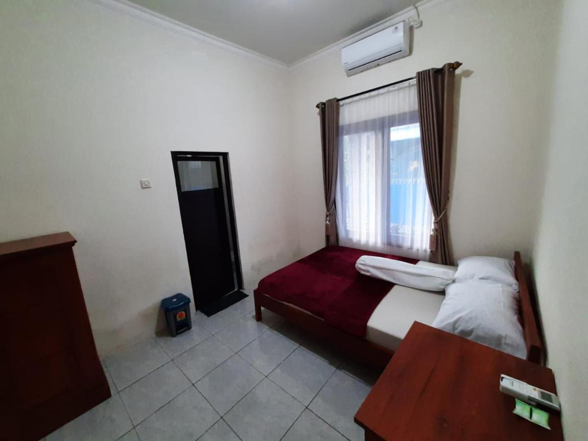 999 Khs Homestay Гилиманук Экстерьер фото