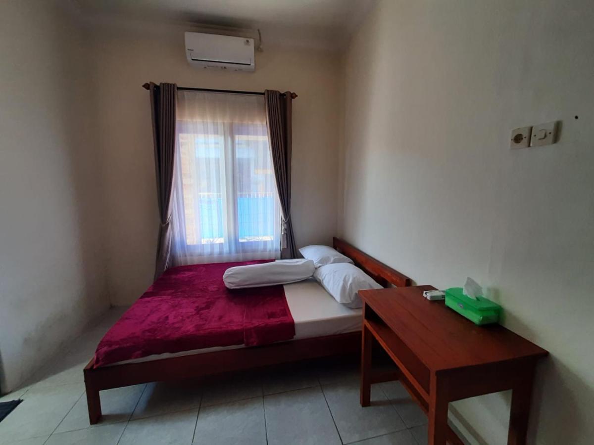 999 Khs Homestay Гилиманук Экстерьер фото